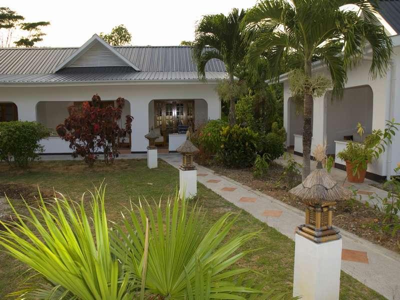 Britannia Hotel Grand Anse  Eksteriør billede